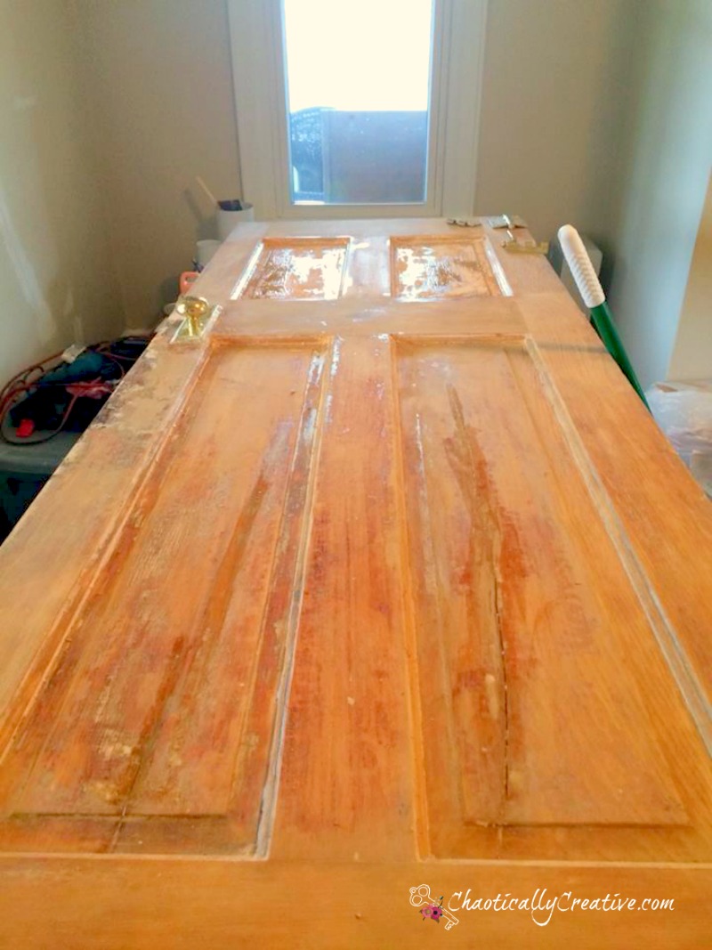 repairing_cracks_in_wooden_door_panels