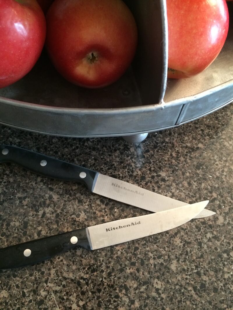 cleaning stainless steel knives