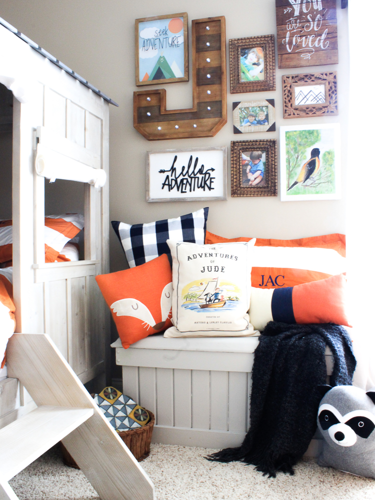 rustic-adventure-room-toy-chest-and-pillows